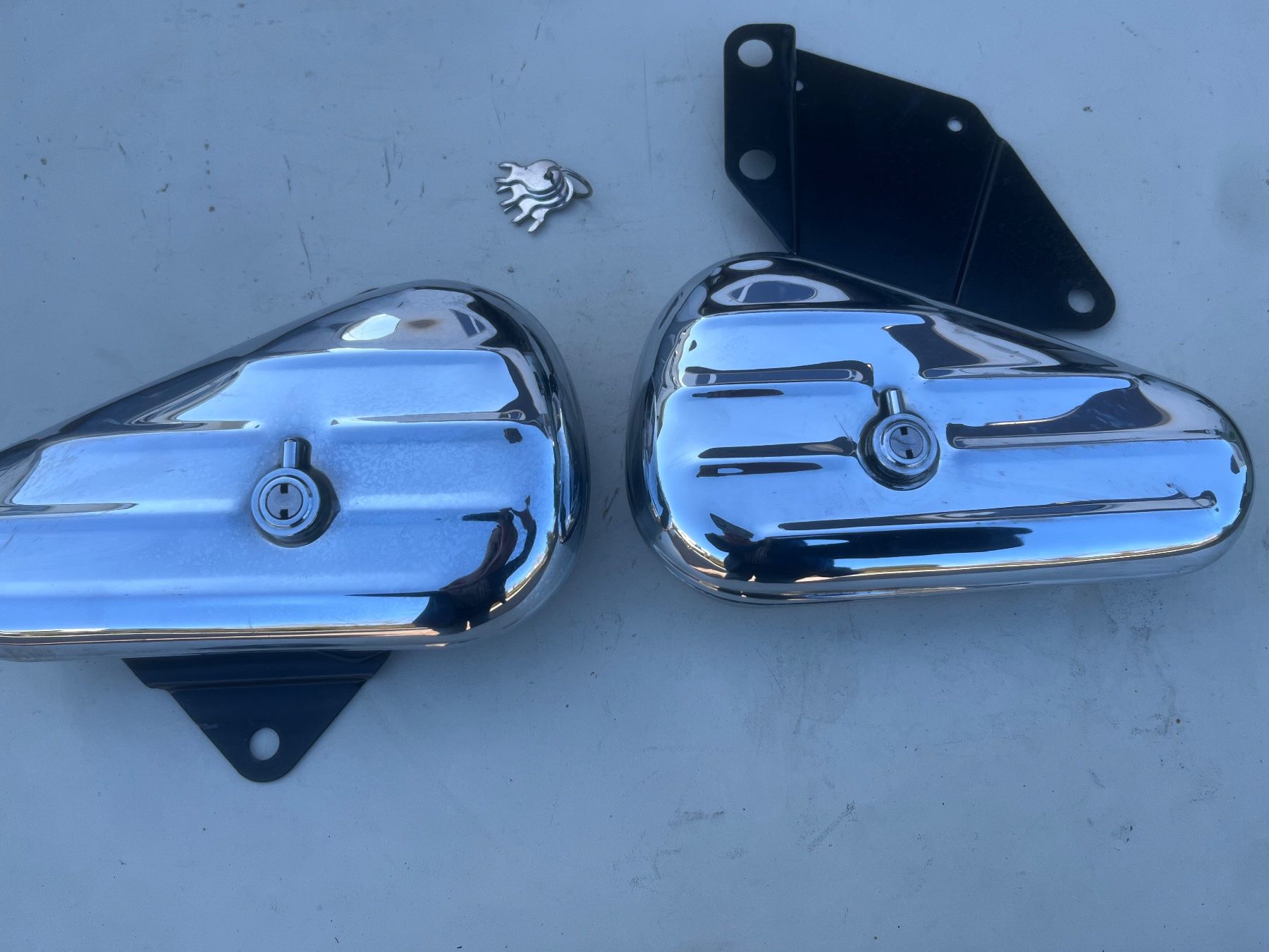 Harley-Davidson Tutti gli attrezzi: Harley Davidson Tool Box, links & rechts – Usato da Magden venduto da Hornet2 4