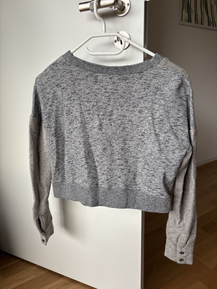 Maglioni & Felpe: Grauer Pullover mit V-Ausschnitt von Derek Lam – Usato da Winkel venduto da Zimtguetzli 4