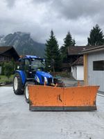 Schneepflug 2,85m an Traktor