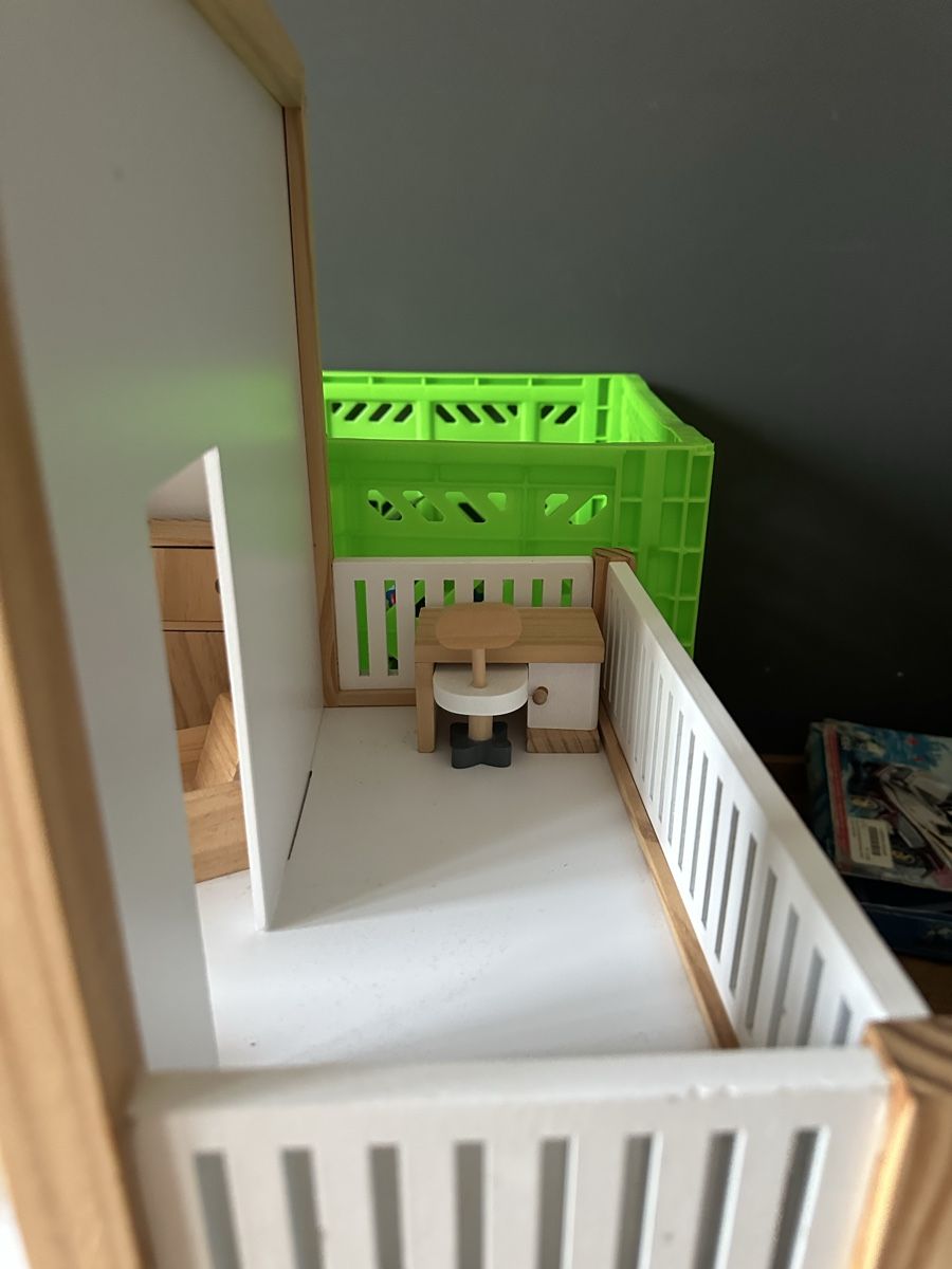 Puppenhäuser & -möbel: Puppenhaus Pinolino inkl. Möbel – Gebraucht aus Winterthur von ste_f5wy 4