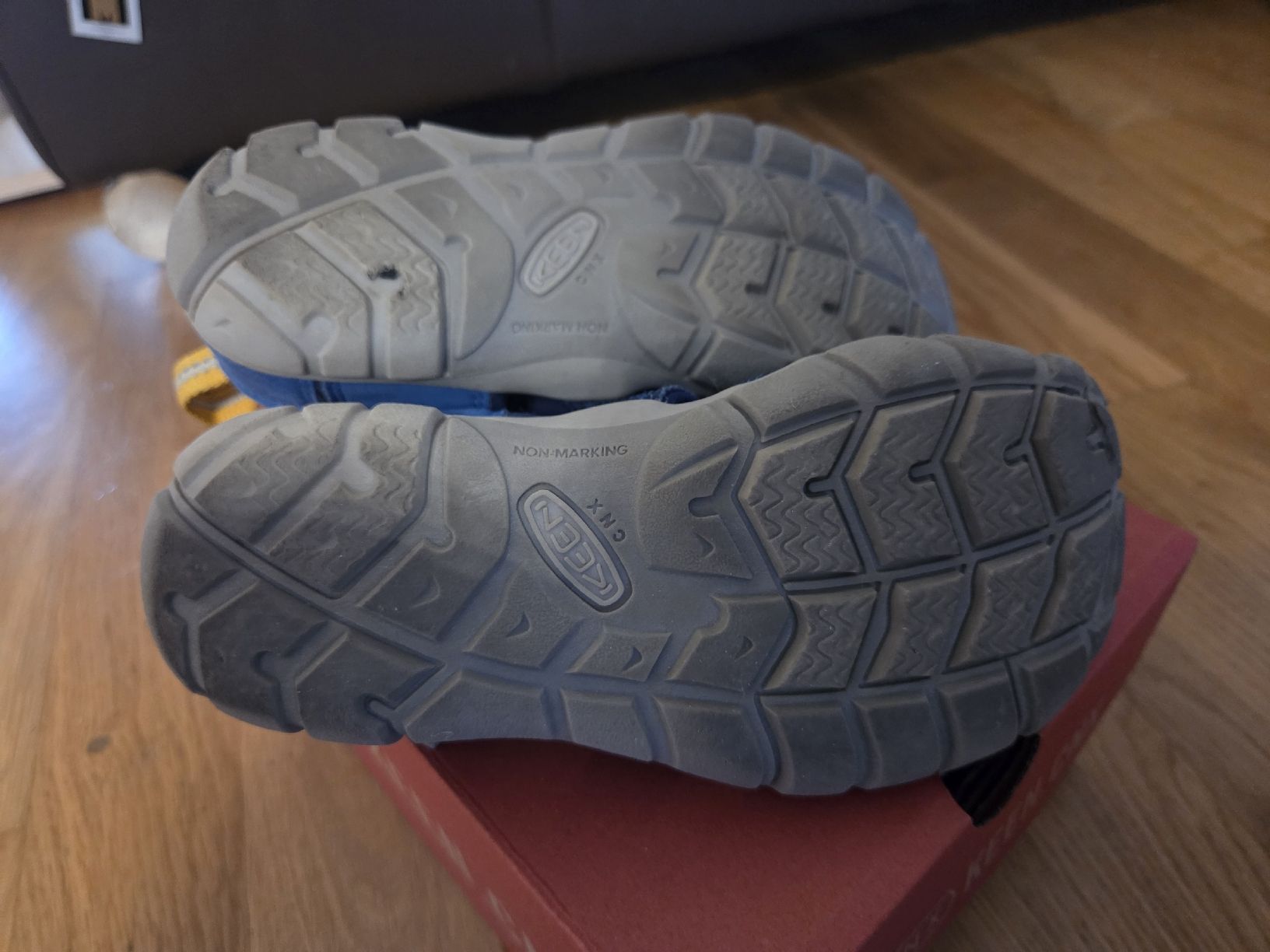 Keen Scarpe per ragazzi: Schuhe Keen Sandalen Gr.30 – Usato da Mönchaltorf venduto da snowwater 2