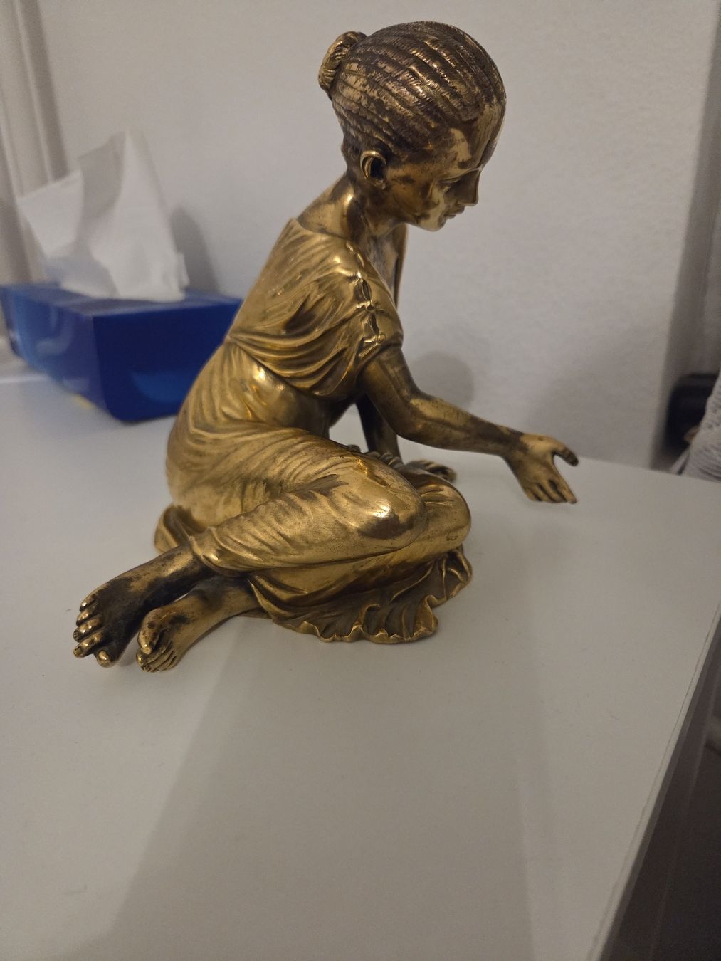 Figuren: Sitzende Frauenfigur aus Bronze  – Gebraucht aus Dietikon von Allegra34 1