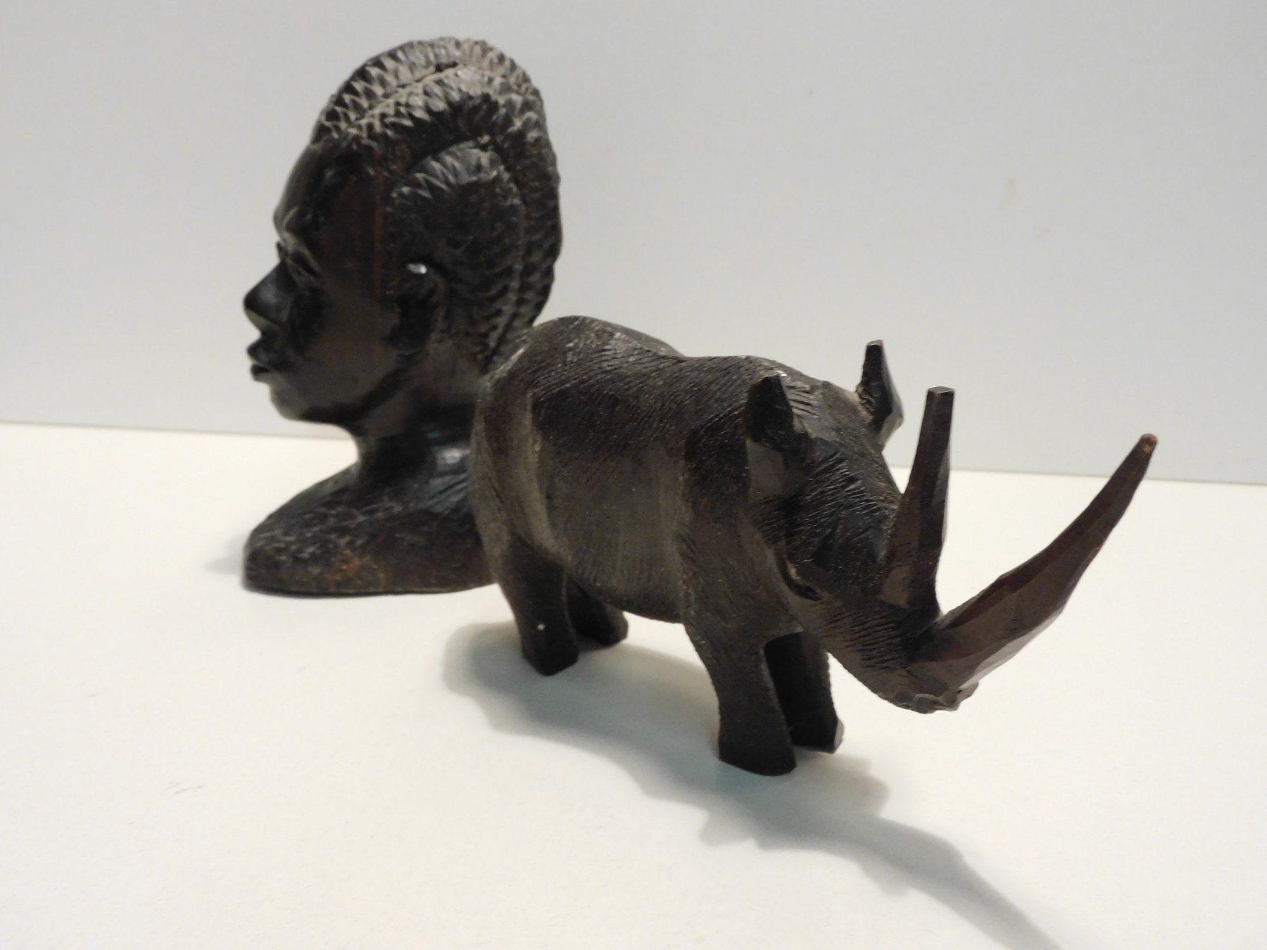 Figuren: Afrikanische Figuren 2 kleine Figuren handgeschnitzt – Gebraucht aus Sursee von 76 4