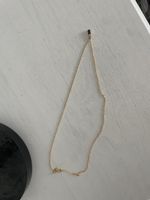 Collier chaîne fine en acier inoxydable avec pendentif noir