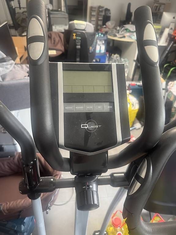 Hometrainer: Crosstrainer und Fahrrad zu verschenken – Usato da Neunkirch venduto da dgdarkgroup 2