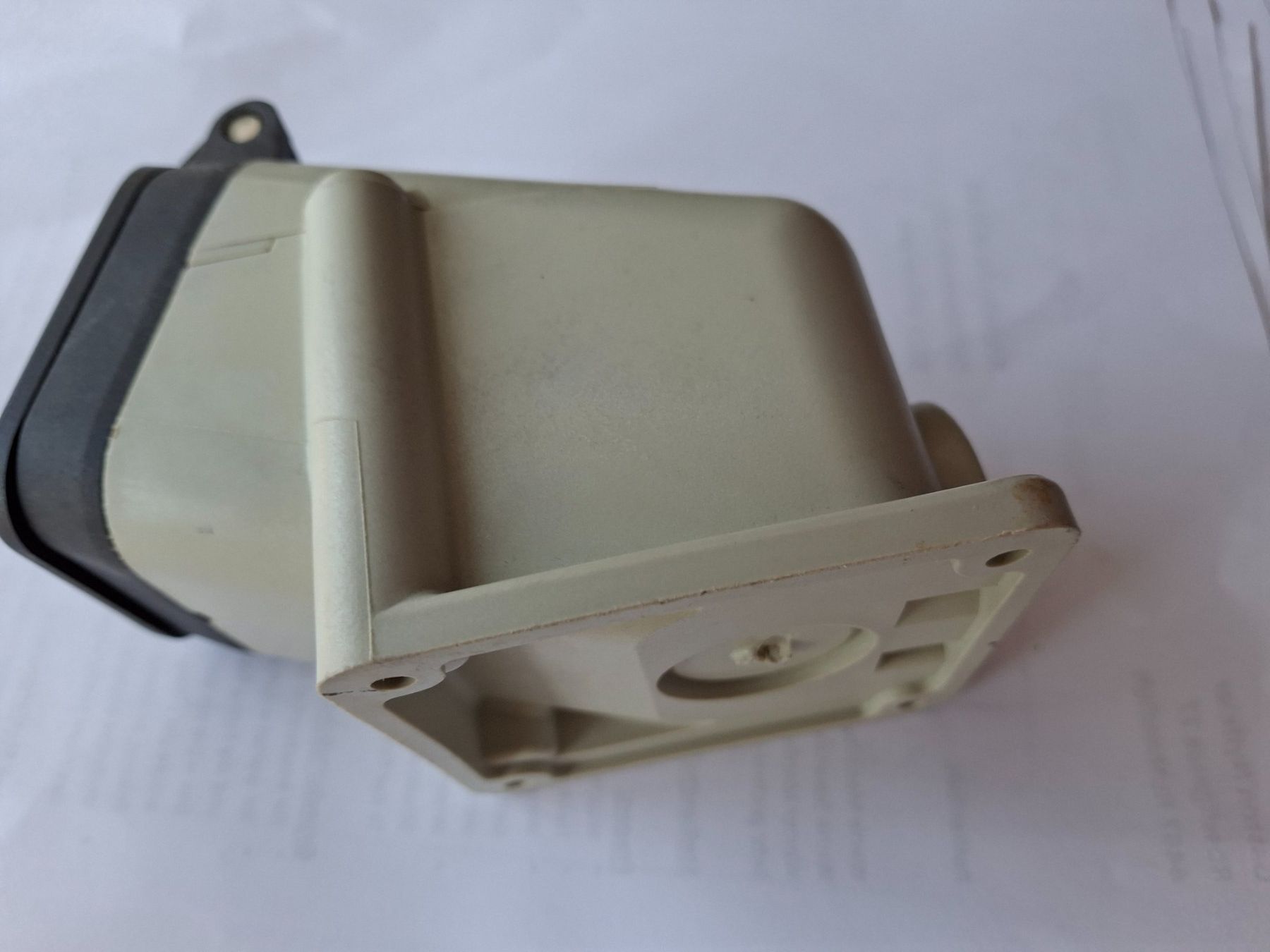 Stecker: AP-Steckdose 15/500 – Gebraucht aus Rothenfluh von Gastoni 2
