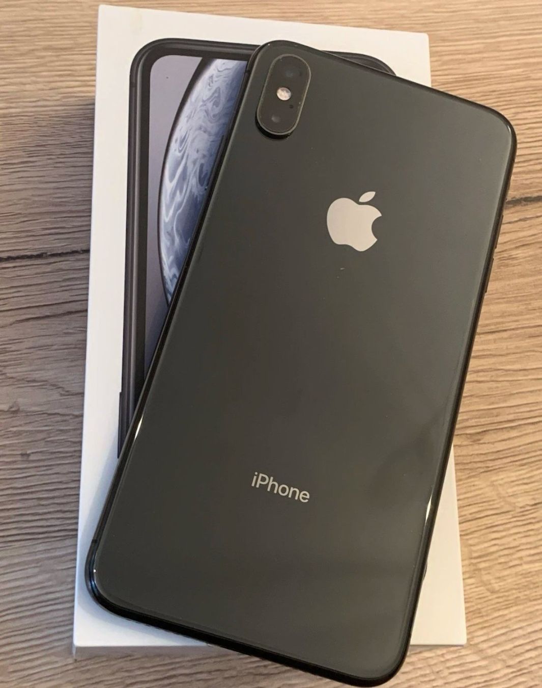 Apple Telefoni cellulari / Smartphones: IPhone XS Max 256gb akku 98% – Usato da Luzern venduto da Waince786 1