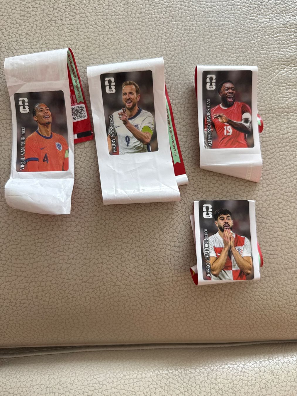 Panini Carte collezionabili: Panini Coca Cola 4 Sticker – Nuovo (secondo la descrizione) da wettingen venduto da zamazingo
