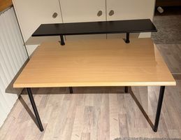 Schreibtisch mit Aufsatz