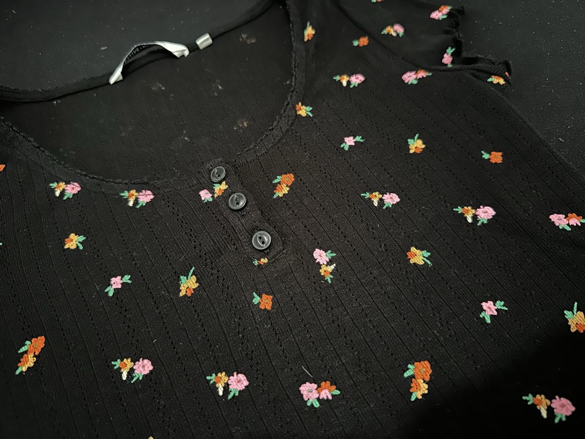 Tom Tailor Top: Blümchen-CropTop von Tom Tailor, Gr. XS – Usato da Siebnen venduto da luana_cataleya 1