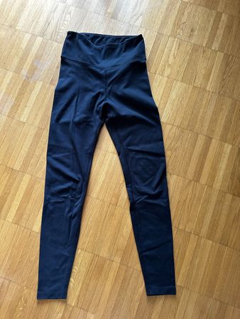 Schwarze Sportleggins Alpha Coutures