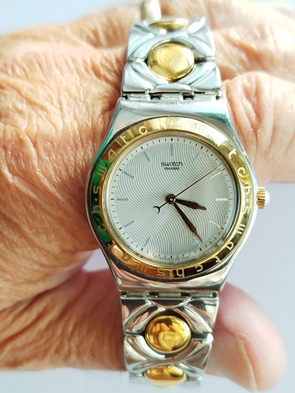 Swatch Orologi: SWATCH IRONY mit Bicolor Armband – Usato da Zug venduto da Robert0125