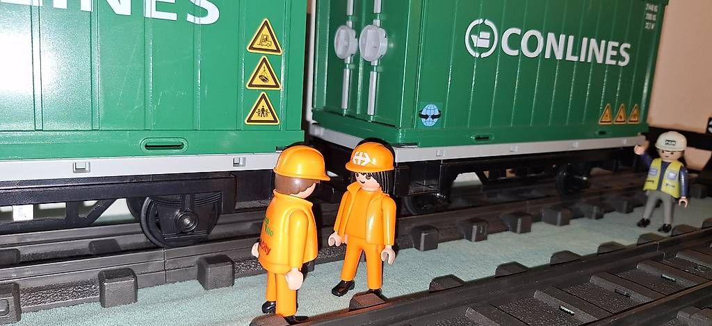 Playmobil Giocattoli: Playmobil 4085 Container-Güterwagen grün #121 – Usato da Reinach BL venduto da Playmobilist 6