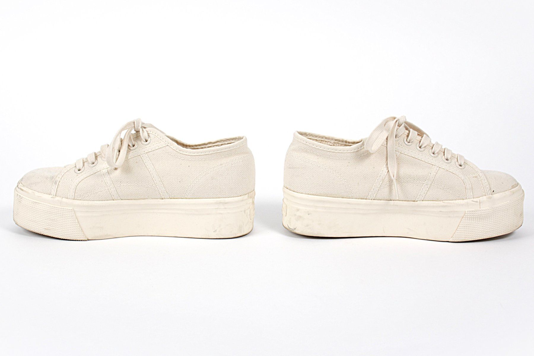 Superga Damenschuhe: SUPERGA Schuhe créme – Gebraucht aus Zollikofen von Restwert_Zollikofen 1