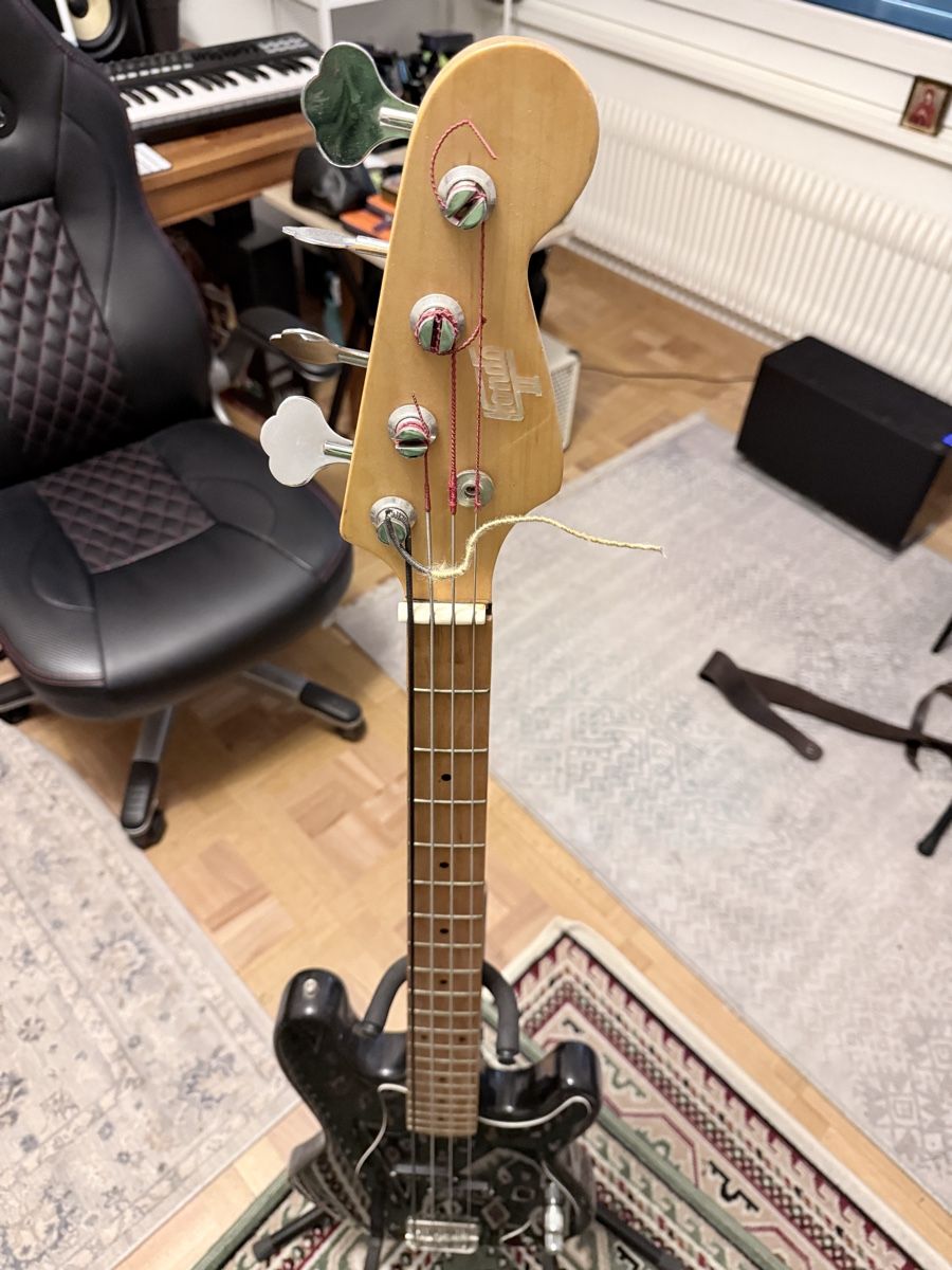 Strumenti musicali: Vintage Hondo Jazz Bass – Usato da Versoix venduto da yal_nm9g 1