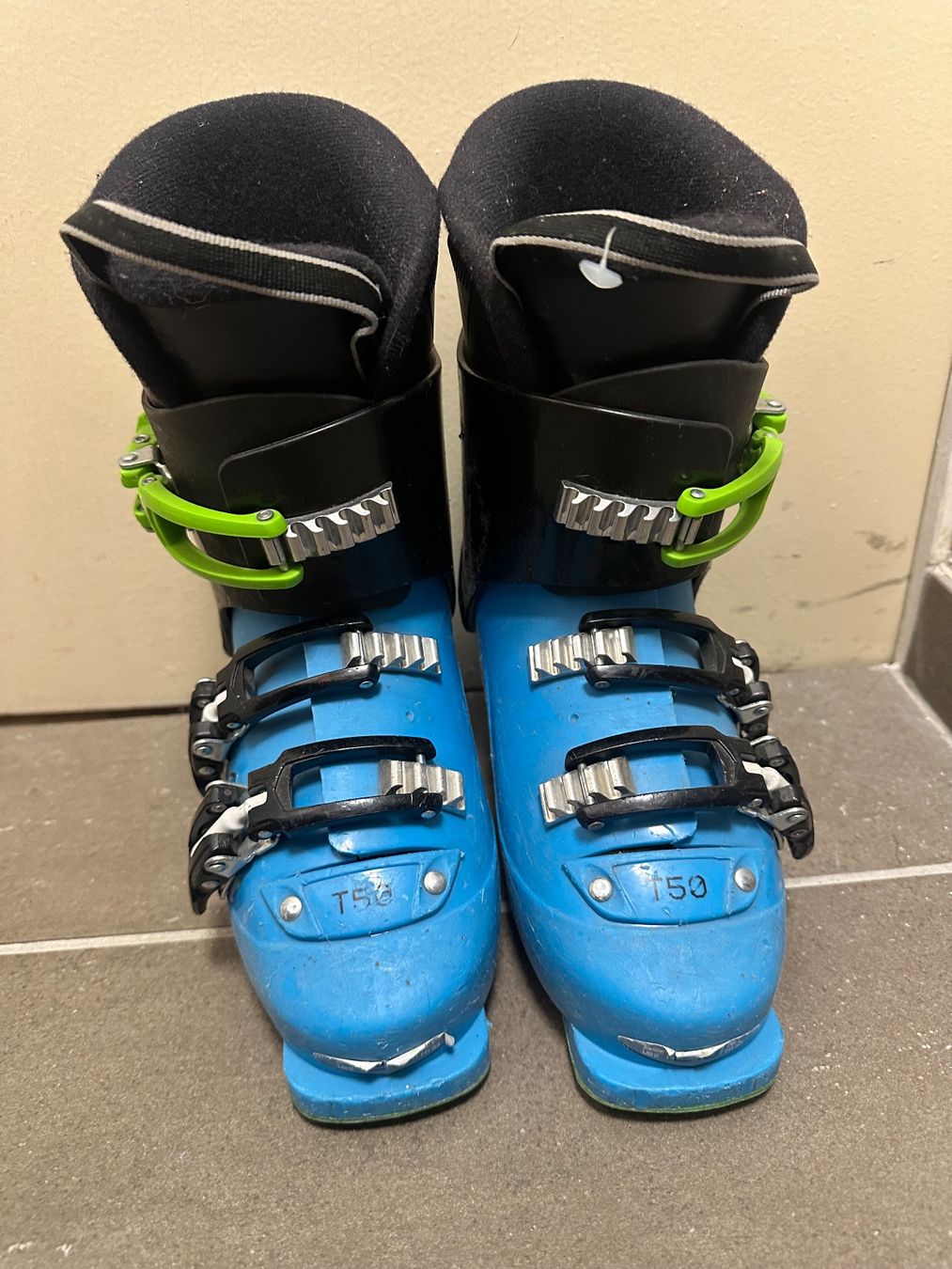 Chaussures garçon: Skischuhe Grösse 24.5 – D'occasion à Busswil TG par pipolina