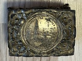 Fussgestützte SCHMUCKDOSE „Freiburg DE“ / 1890 bis 1920
