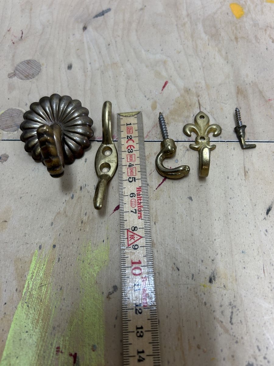 Quincaillerie: Verschiedene alte Haken – D'occasion à Uster par Stromboli7 7