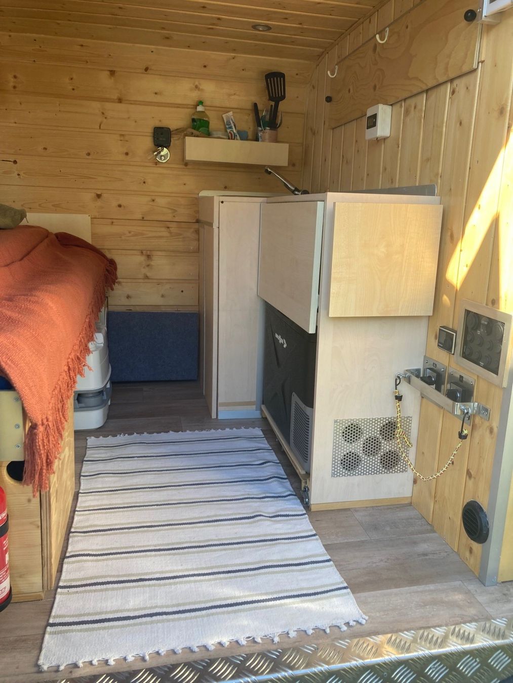 Renault Veicoli da campeggio: Camper omologato Renault Trafic DCi 120 – Usato da Arogno venduto da mar_htc2 4