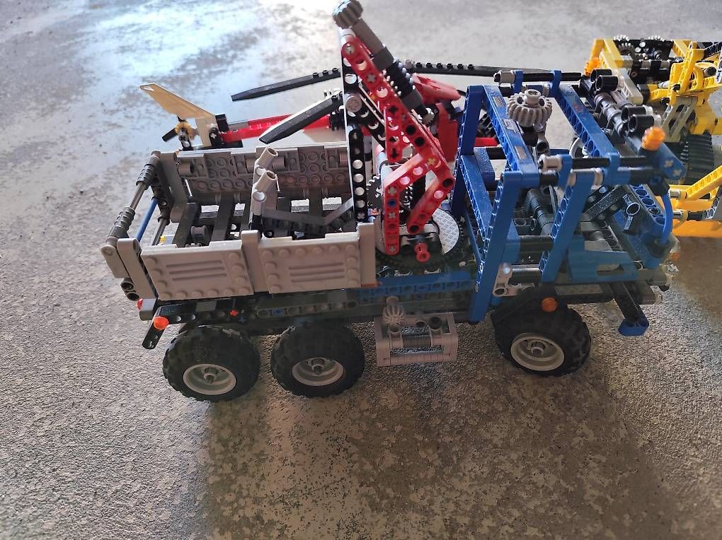 Lego Giocattoli: Lego Helikopter / LKW / Bagger – Usato da Schänis venduto da Frau.Holle 2