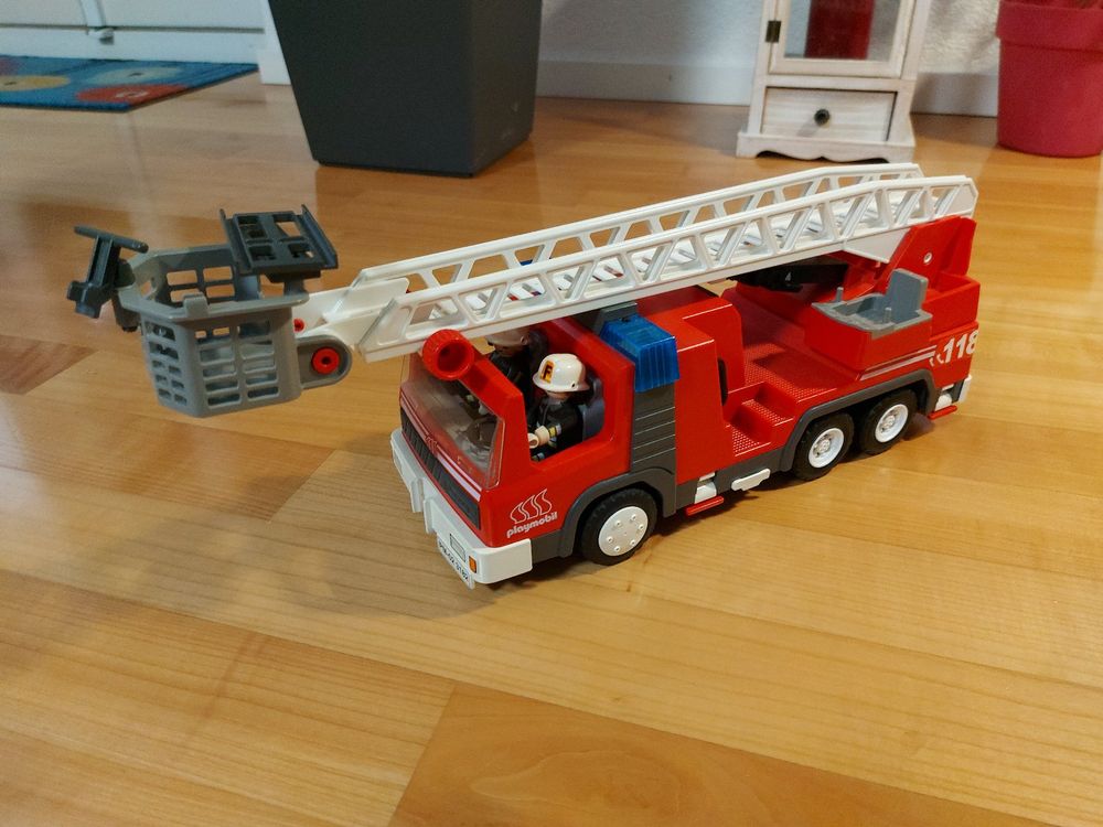 Feuerwehr Drehleiter und Notruf mit Anhänger Playmobil | Kaufen auf Ricardo