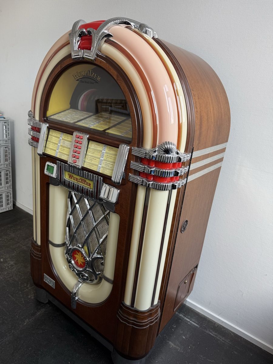 Wurlitzer Musiktruhen: Wurlitzer Jukebox One More Time Vinyl Bubbler – Defekt aus Brüttisellen von MaWa26 1