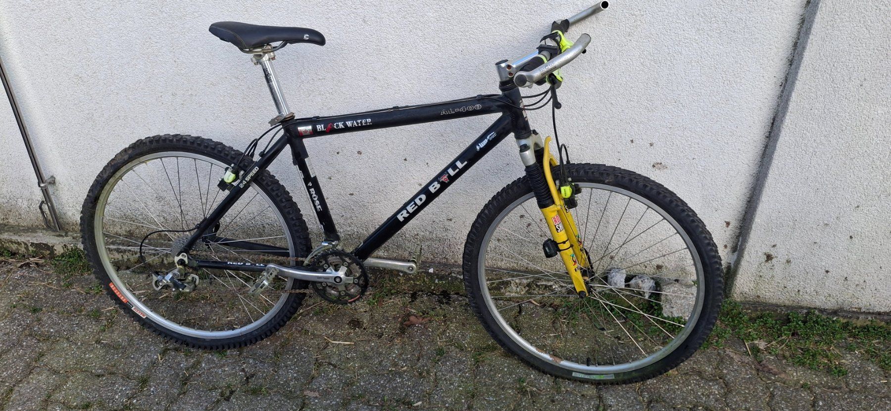 Biciclette: Mtb Red Bull mit Hydralischen Bremsen – Difettoso da Kyburg venduto da JBMNT2020