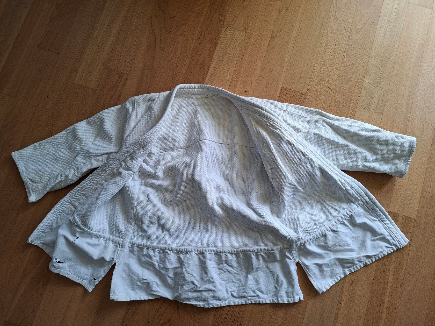 Giacche: Judogi weiss, Grösse ca. 46-48 – Usato da Goldau venduto da feh_2qvj 2