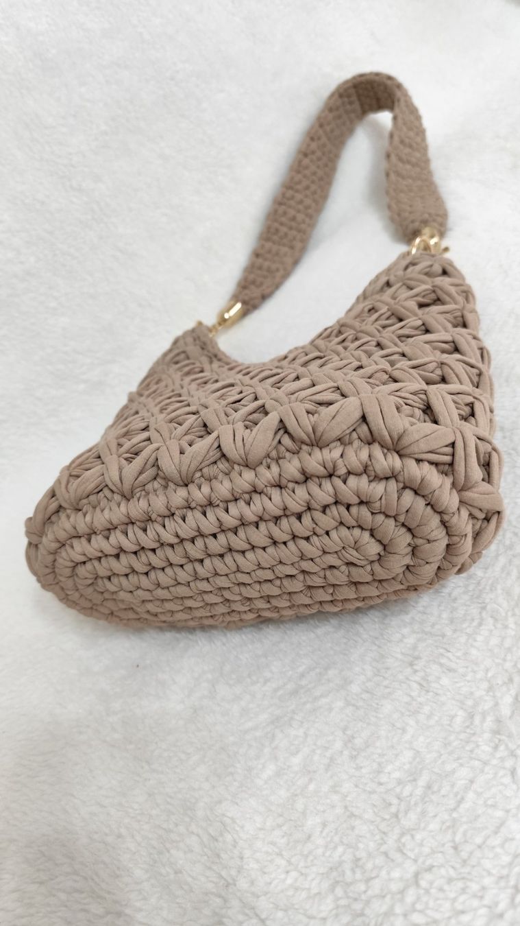 Borse da donna: Handgefertigte Häkeltasche – Nuovo (secondo la descrizione) da Kaltbrunn venduto da gurlukhandmade 2