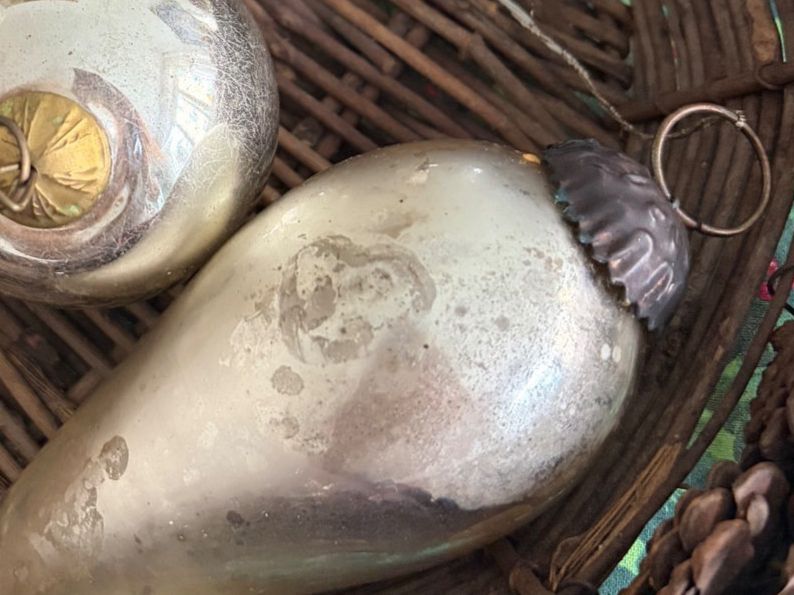 Tutte le decorazioni: Biedermeierkugel tropfenform – Usato da Luzern venduto da Lampion 1