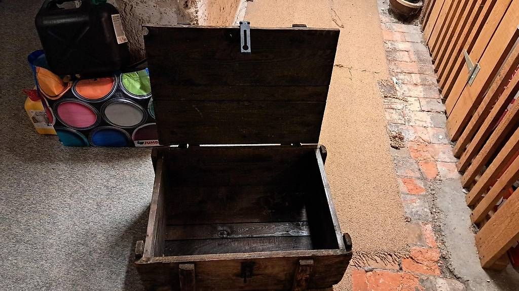 Cassapanche: Holzkiste mit Klappdeckel – Usato da Basel venduto da BB4057 1