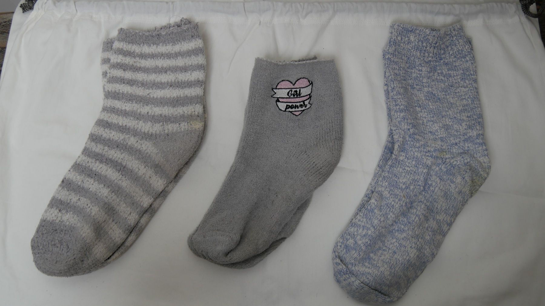 Calze: Socken Set grau Herz Kuschelsocken – Usato da Zürich venduto da julia_vina