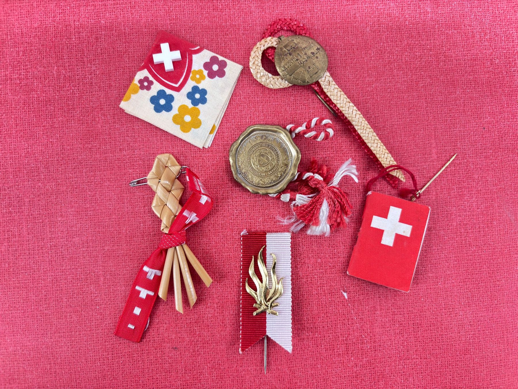 Placchette & Badge: 1 August-Abzeichen 6 Stück LOT TOP – Usato da Ormalingen venduto da digital09 1