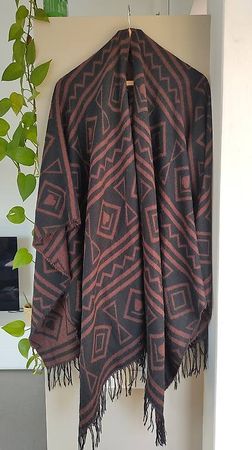 Poncho schwarz braun