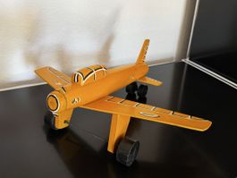 Antikes Holzspielzeug Flugzeug / Pilatus P-2 / TBD-1