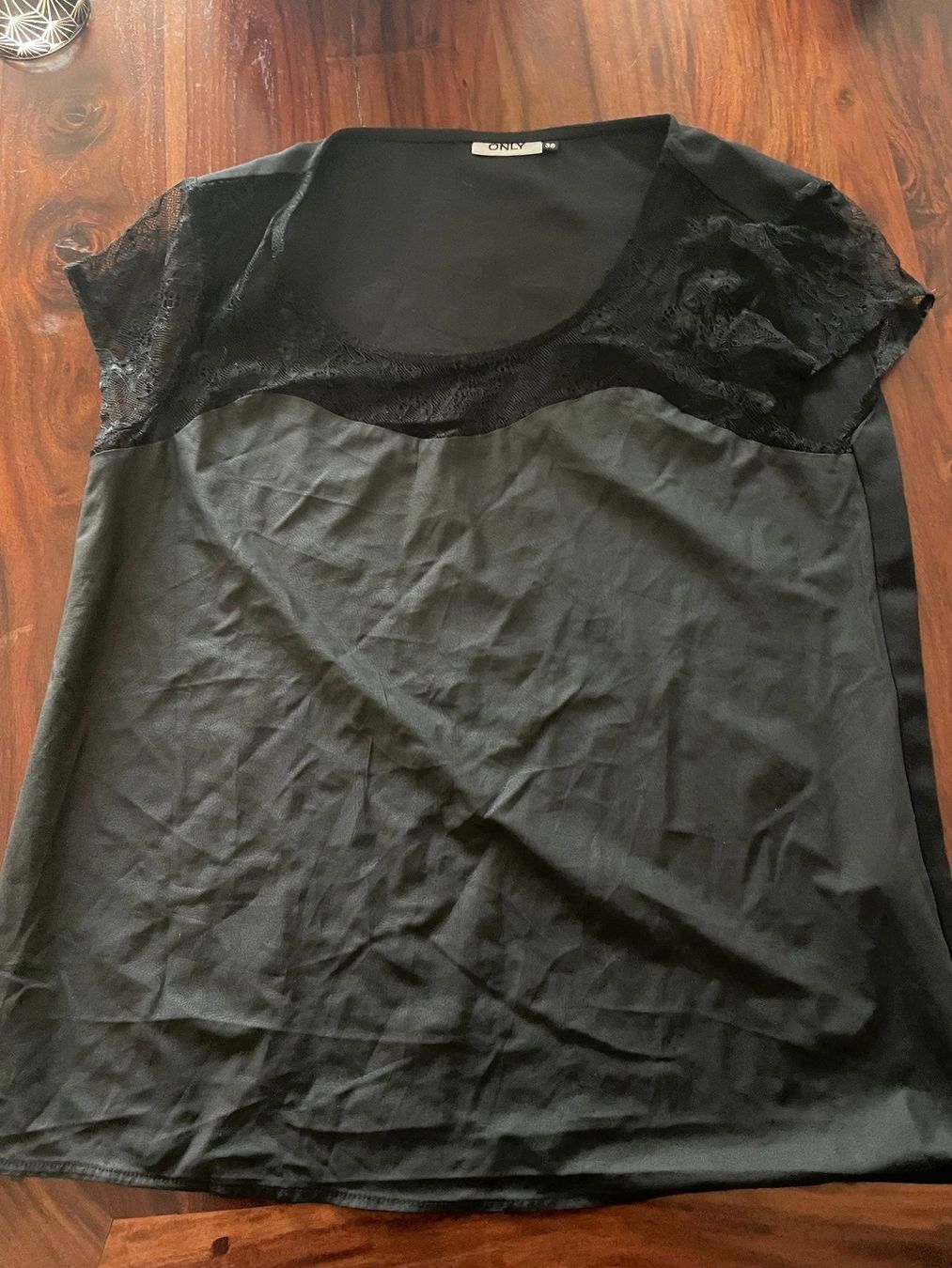 Only T-shirt: Shirt von Only – Usato da Zürich venduto da Miush999