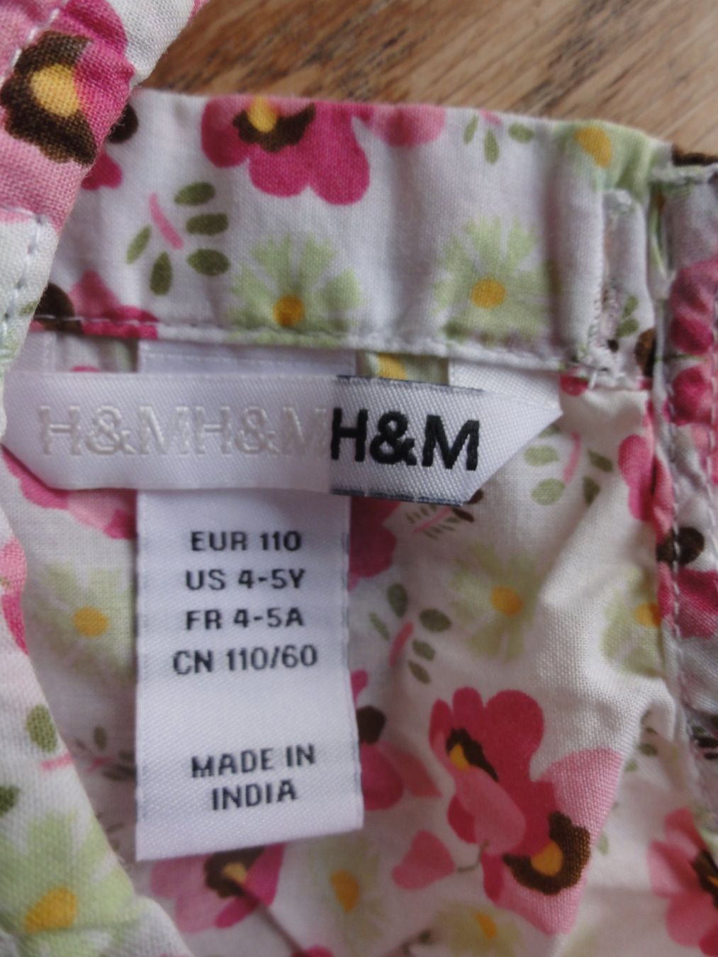 H&M Camicette, T-shirt & Top: Blumentop Gr. 110 – Usato da Riedholz venduto da Taweva 2