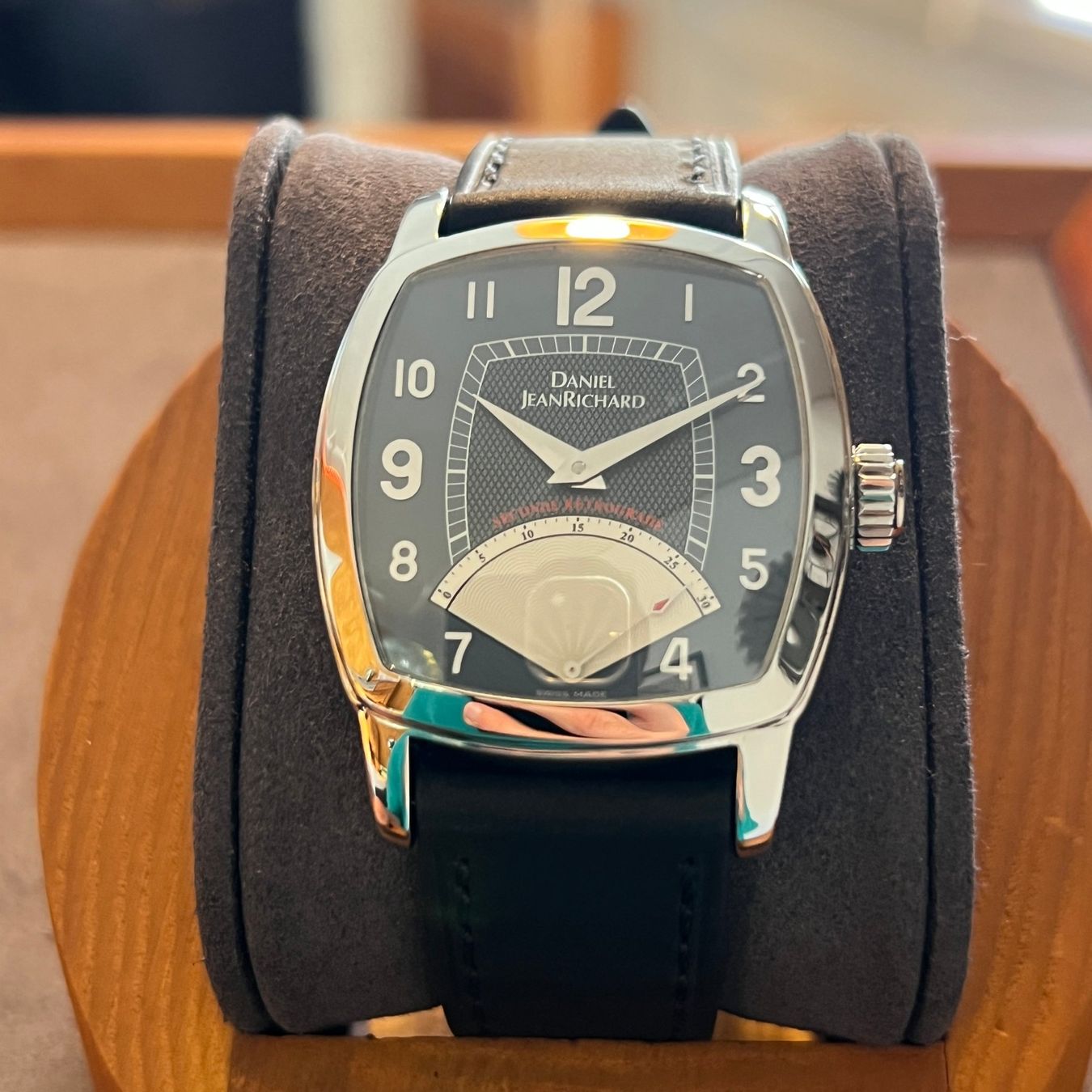 Orologi: Daniel JeanRichard TV Screen Retrograde Seconds 45006 – Usato da Carouge GE venduto da Watchaser