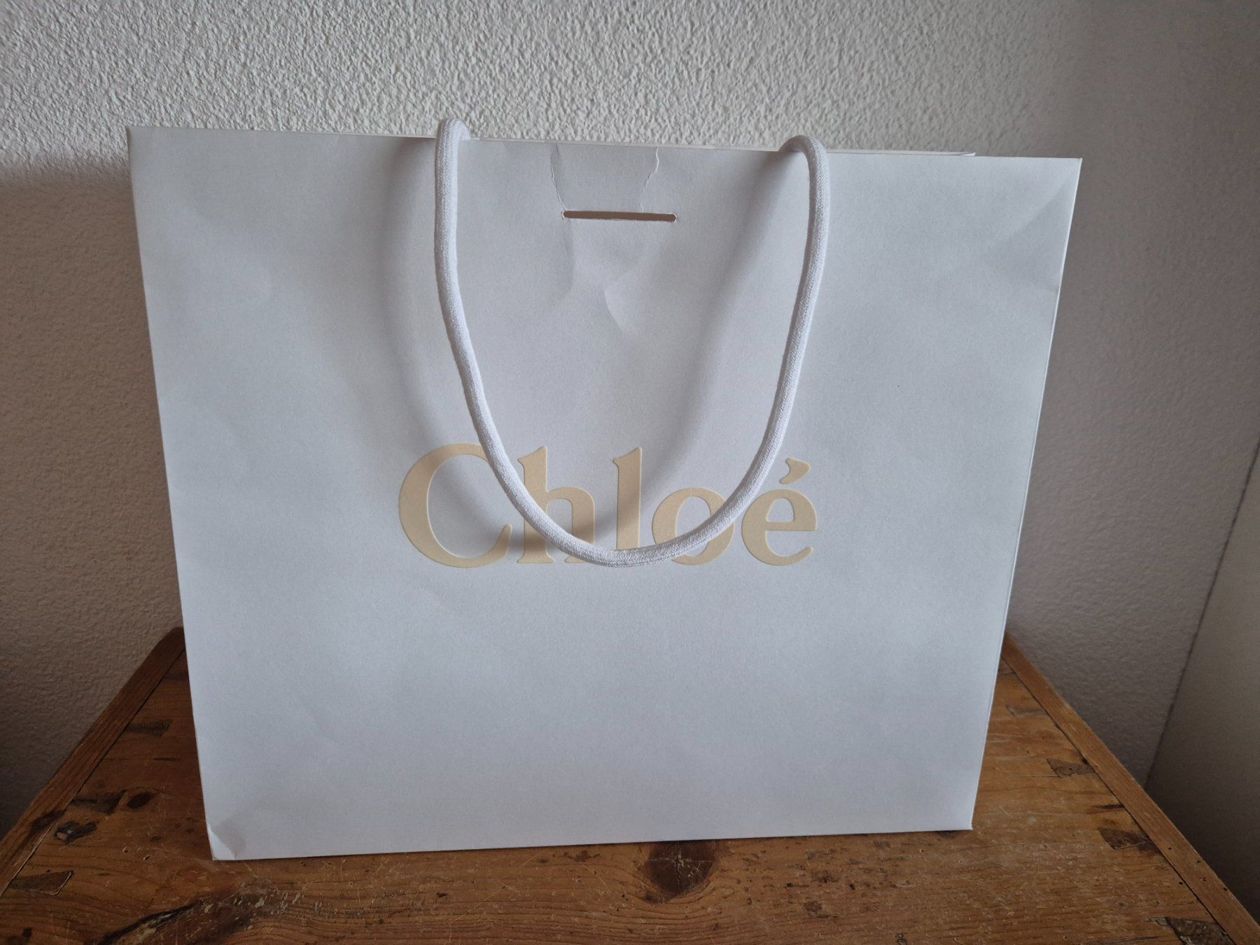 Chloé Borse: Papiertasche Chloe weiss 31 x 36 cm Einkaufstasche Tüte – Usato da Würenlos venduto da Toolia