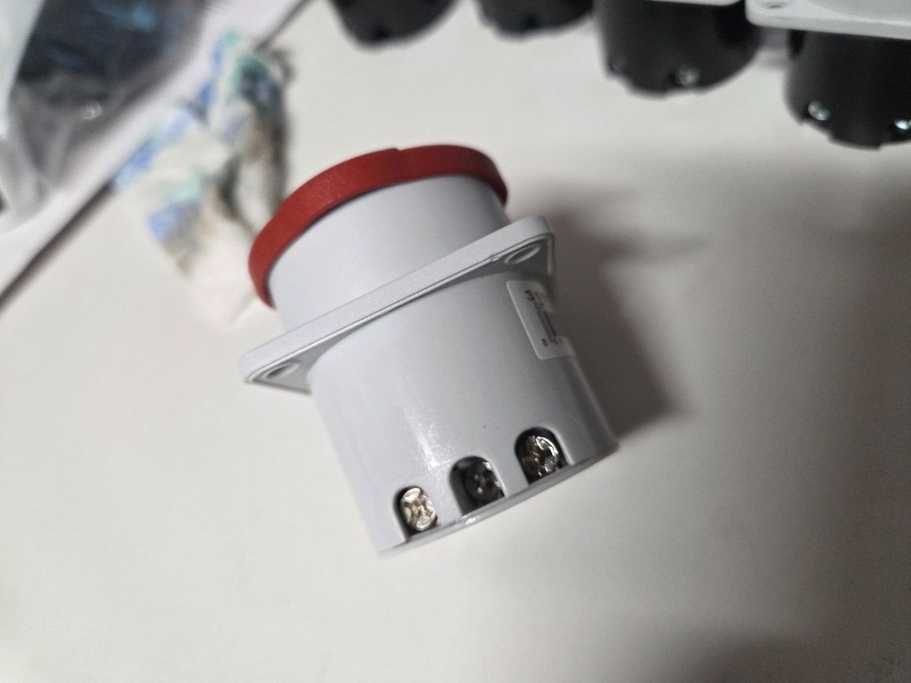 Spine: T25 Steckdose von tp electric Einbausteckdose 16a – Nuovo e nell'imballaggio originale da Zürich venduto da eymen20 4