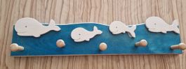 Joli porte-manteau baleines en bois - Chambre d'enfant!