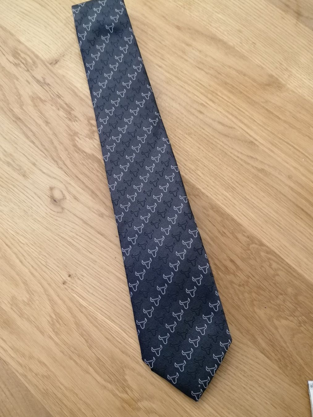 Cravatte: Bullish Krawatte 100% Seide - Nr. 180 – Usato da Basel venduto da vintagecollector