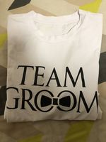 Team Groom Bachelor Party T-Shirt + Anstecker, Grösse S
