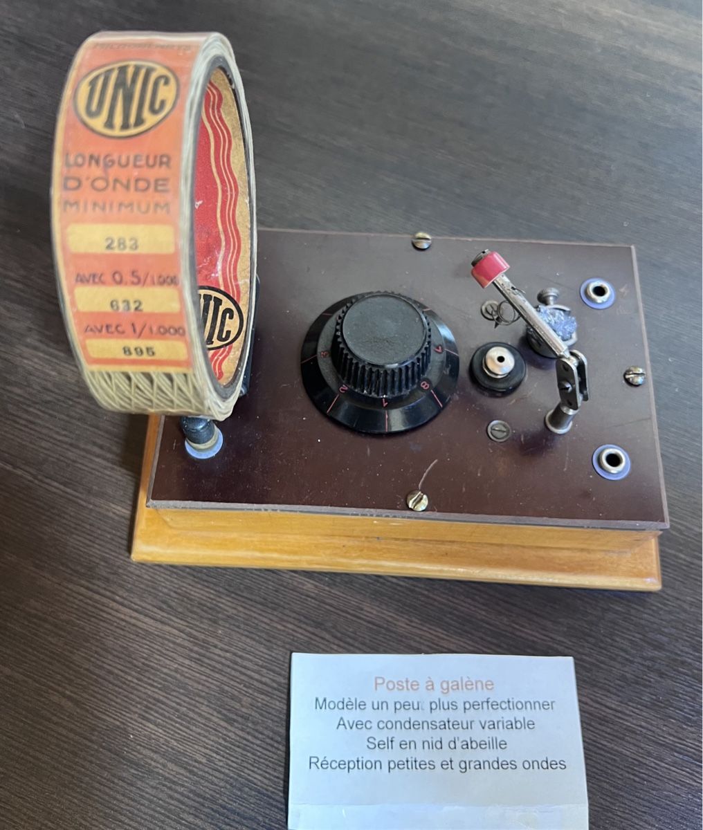 Radios: Poste à Galène 1940 – Gebraucht aus Sion von ROBY_ROBY_ROBY