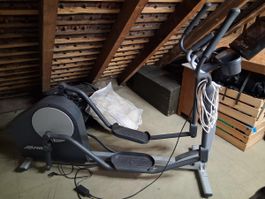 LifeFitness Crosstrainer X1 Go - Top Zustand