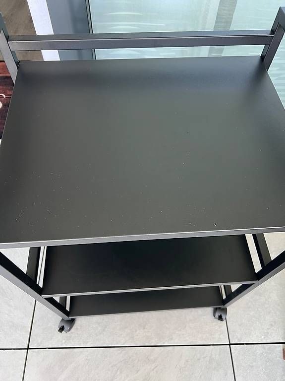 USM Carrelli di servizio: Servierwagen aus Metall – Usato da Buchs SG venduto da drossi750 1