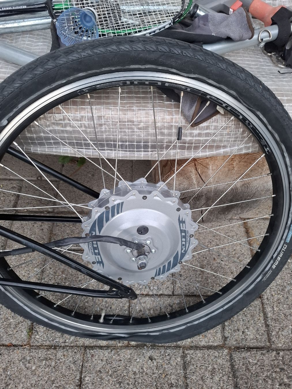 Pneus & Roues: Ebike Hinterrad mit Akku – Défectueux à Balterswil par schnecke89
