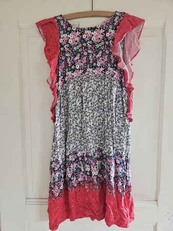 Sommerliches Mädchenkleid von Zara, Gr. 152, Top!