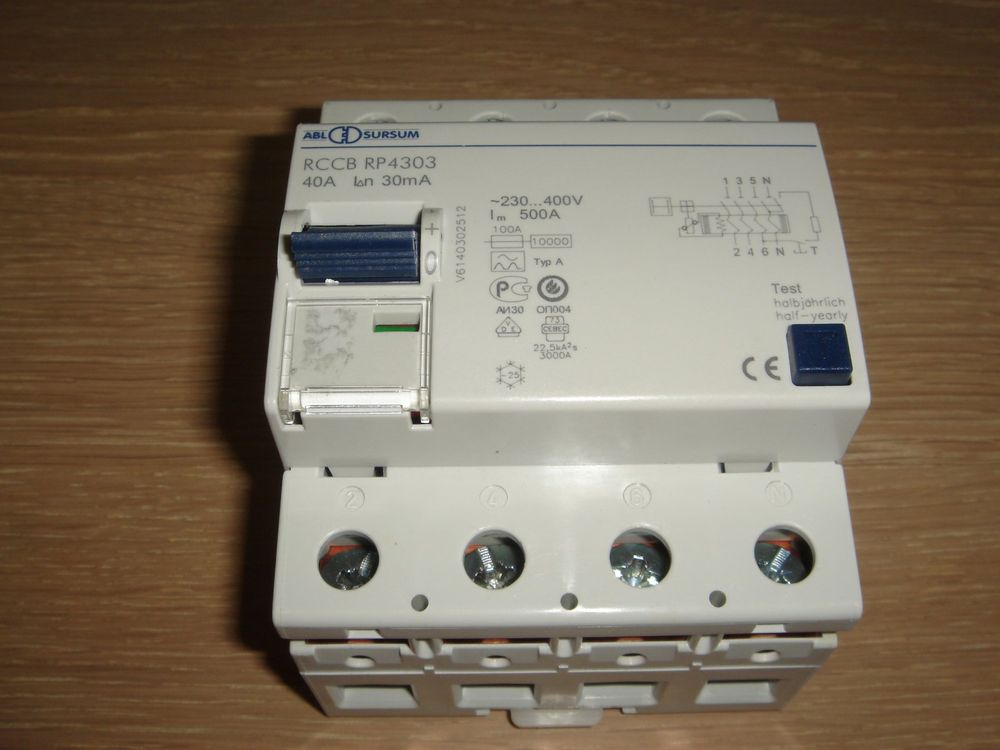 FI-Schalter-mit Gehäuse ABL-SURSUM RCCB RP 4303 40A In 30mA (D'occasion ...