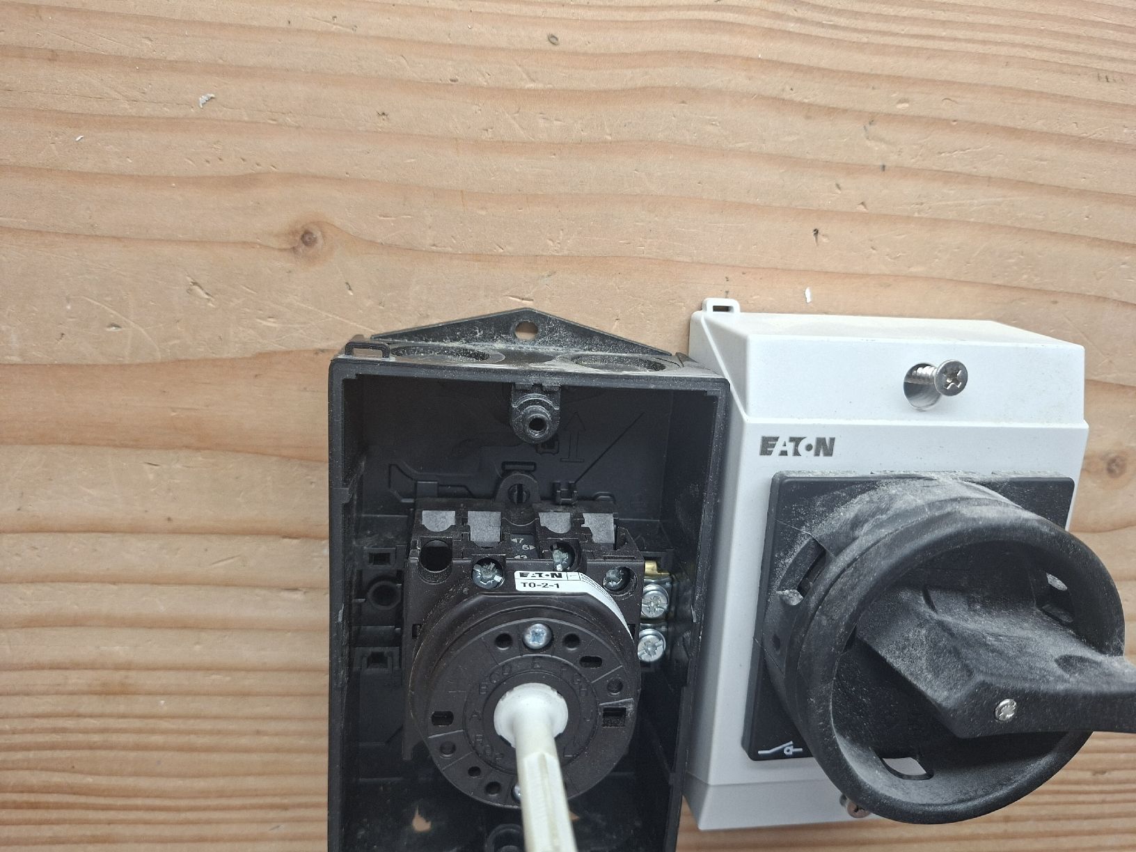 Eaton Schalter: Eaton Anlageschalter 3L IP65 20A – Gebraucht aus Neunkirch von MaElekt 1